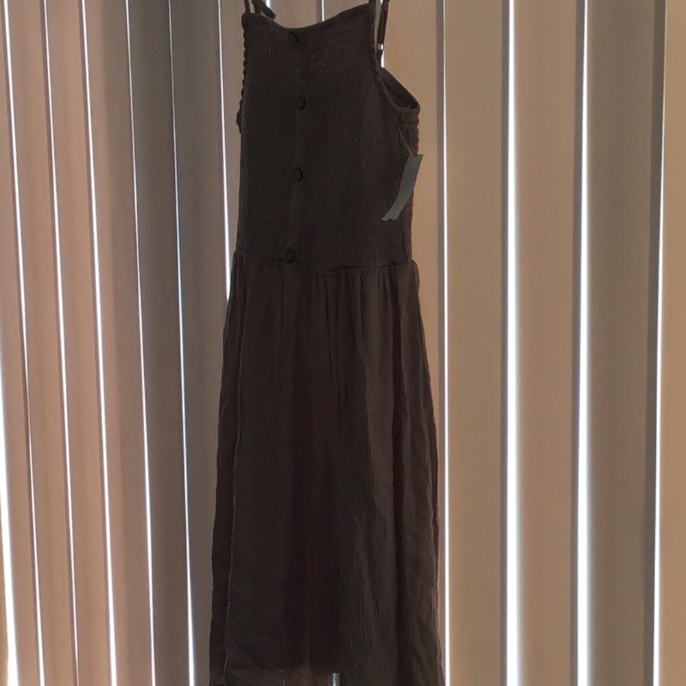 Tan/cream short dress with buttons with free Hawaiian bracelet